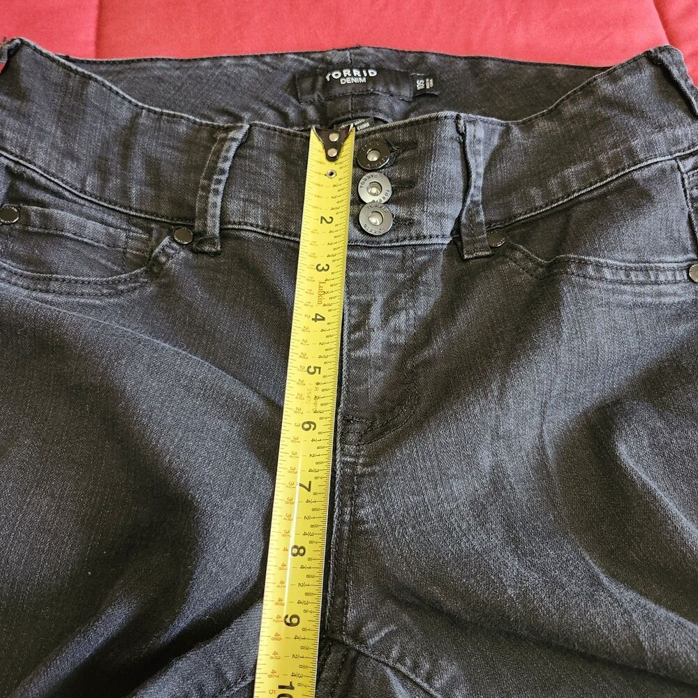 Torrid Black Skinny Jeans 10S High Rise 3 Button Fly Stretch Denim Plus Short - Picture 6 of 10